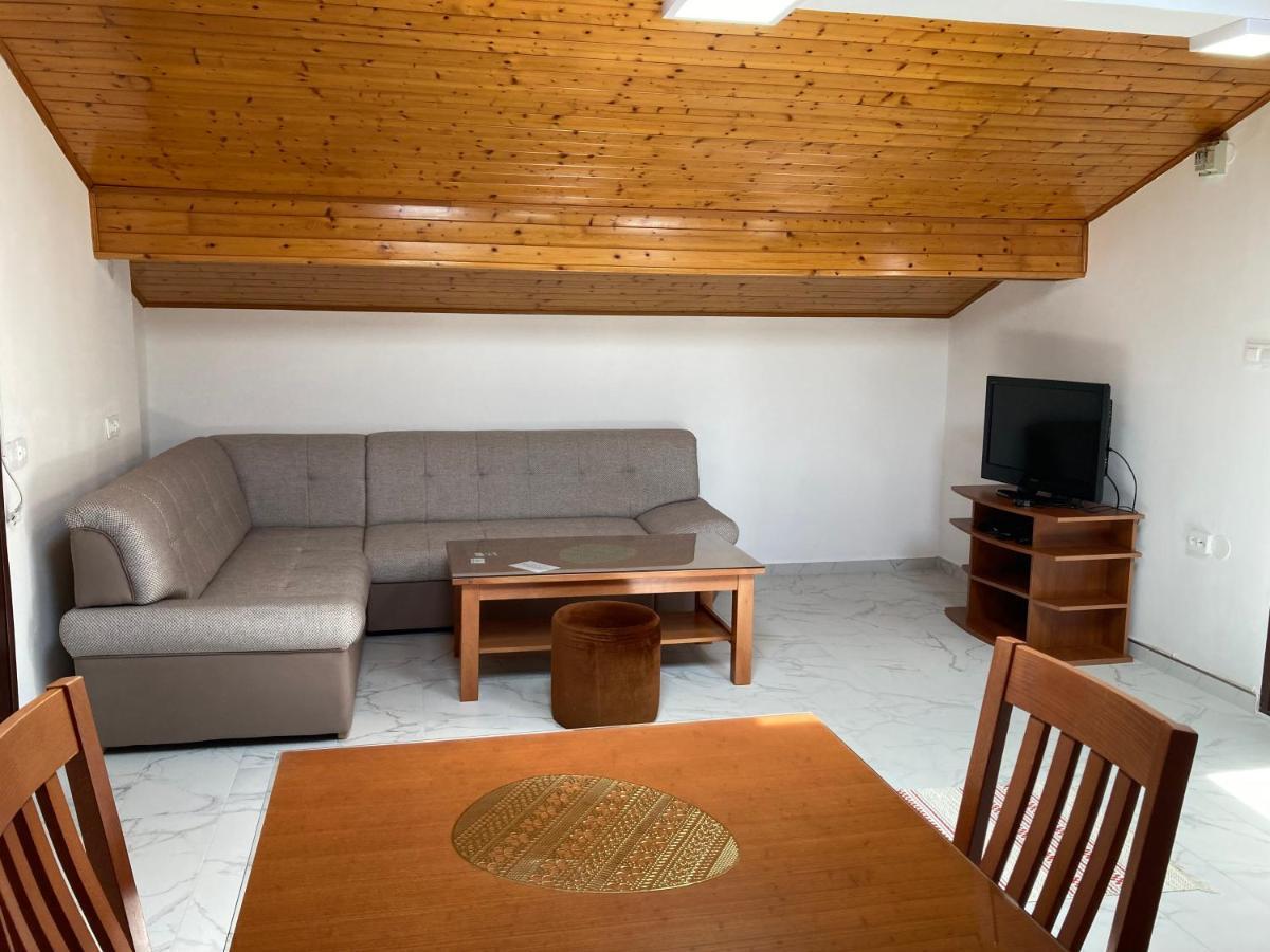 Apartments Hrnjic Umag Luaran gambar