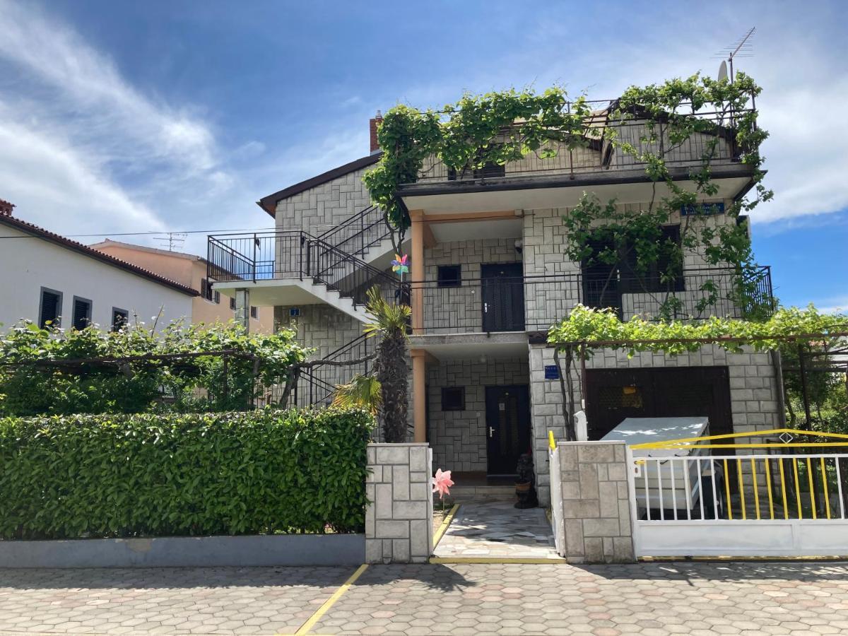 Apartments Hrnjic Umag Luaran gambar